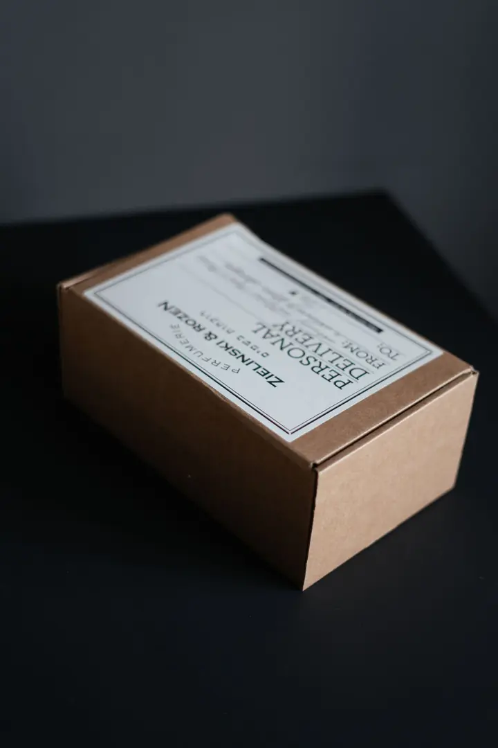 Caja de envío con guía